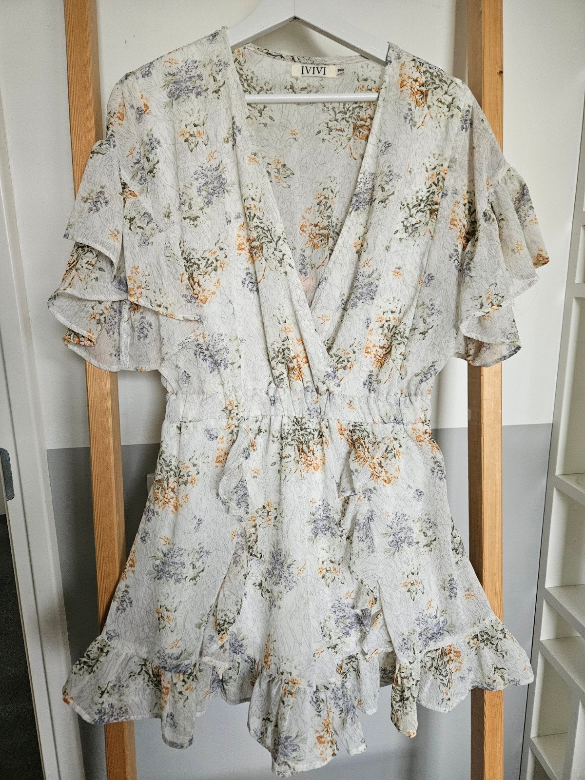 IVIVI Bloemenprint Playsuit/jurkje S/M, Wit, Ophalen of Verzenden, Maat 36 (S), Gedragen