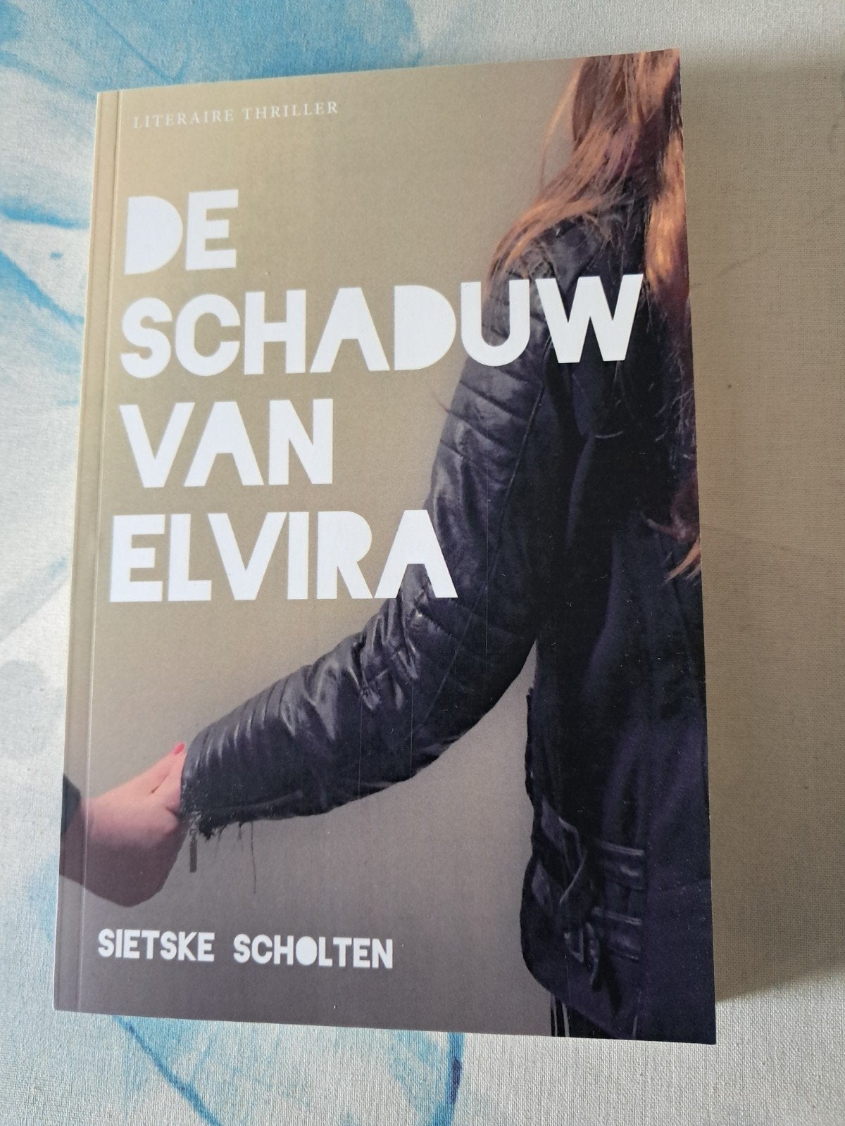 De Schaduw van Elvira - Sietske Scholten, Ophalen of Verzenden, Nieuw, Nederland