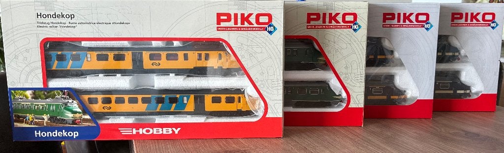 PIKO / Vier versies Hondekoppen (matr. 1954), Treinset, Gelijkstroom, Analoog, Nieuw