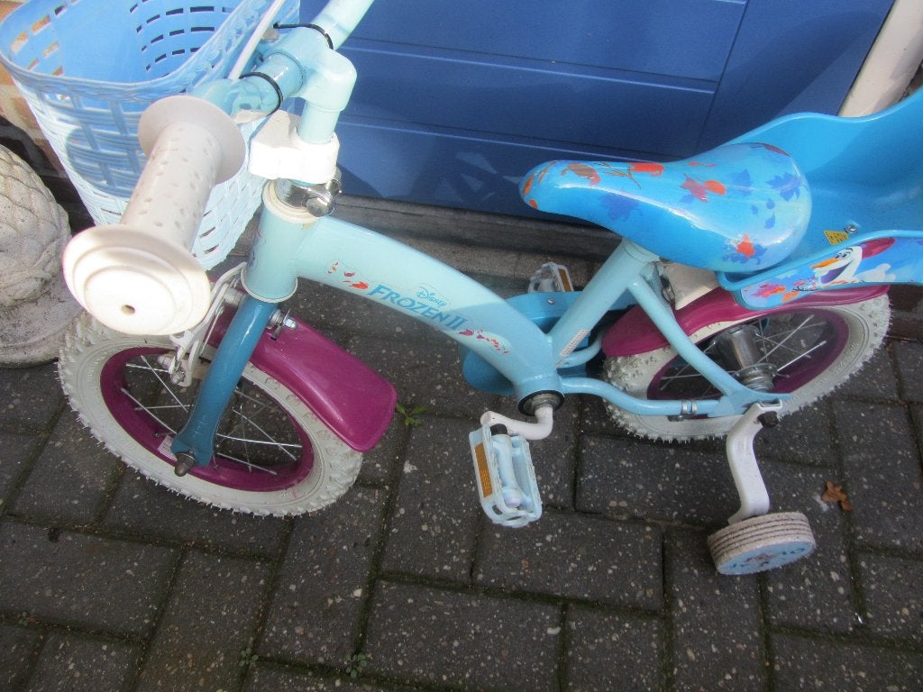 te koop leuke kinderfiets Frozen 12 inch, Fietsen en Brommers, Ophalen, Terugtraprem, Zijwieltjes, Minder dan 16 inch