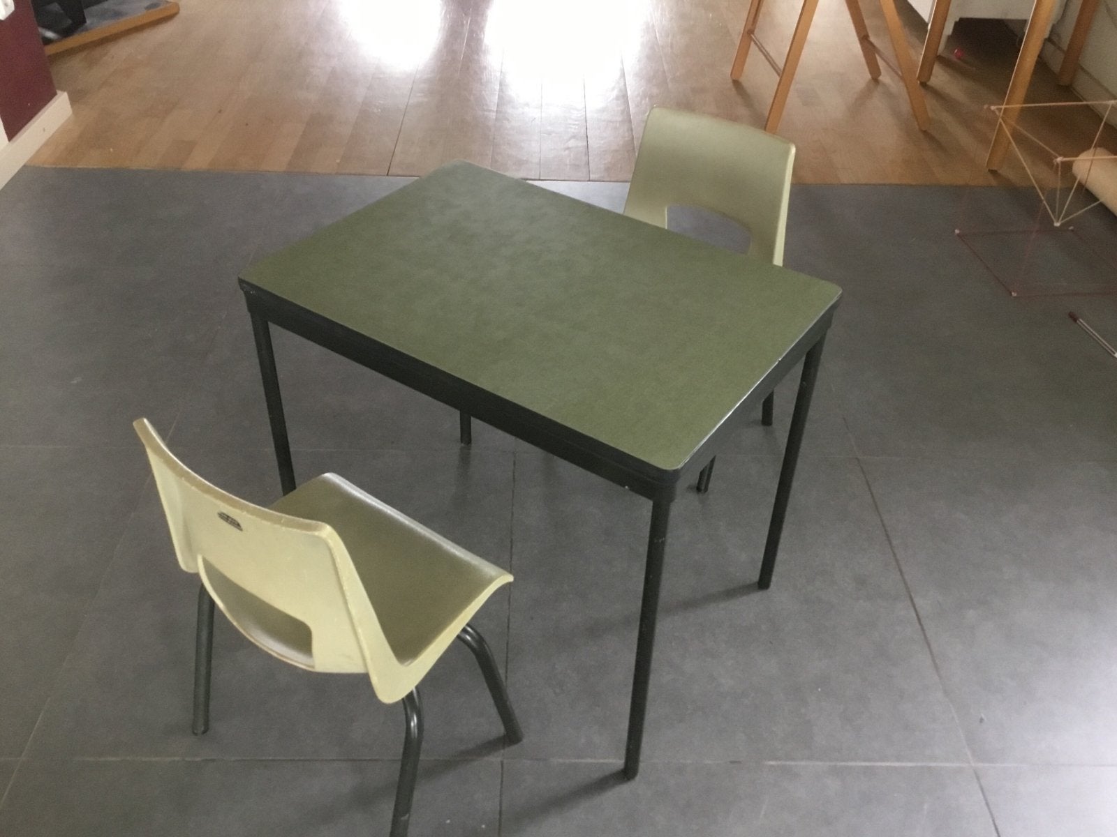 Ero Mes peuter/kleuterset. Tafel met twee stoeltjes. Maat 2, Ophalen, Gebruikt, Tafel(s) en Stoel(en)