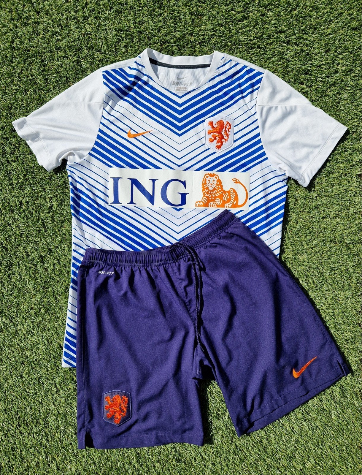 Nederlands elftal pre match tenue 2014 KNVB shirt + broek L, Maat 52/54 (L), Wit, Nike, Ophalen of Verzenden