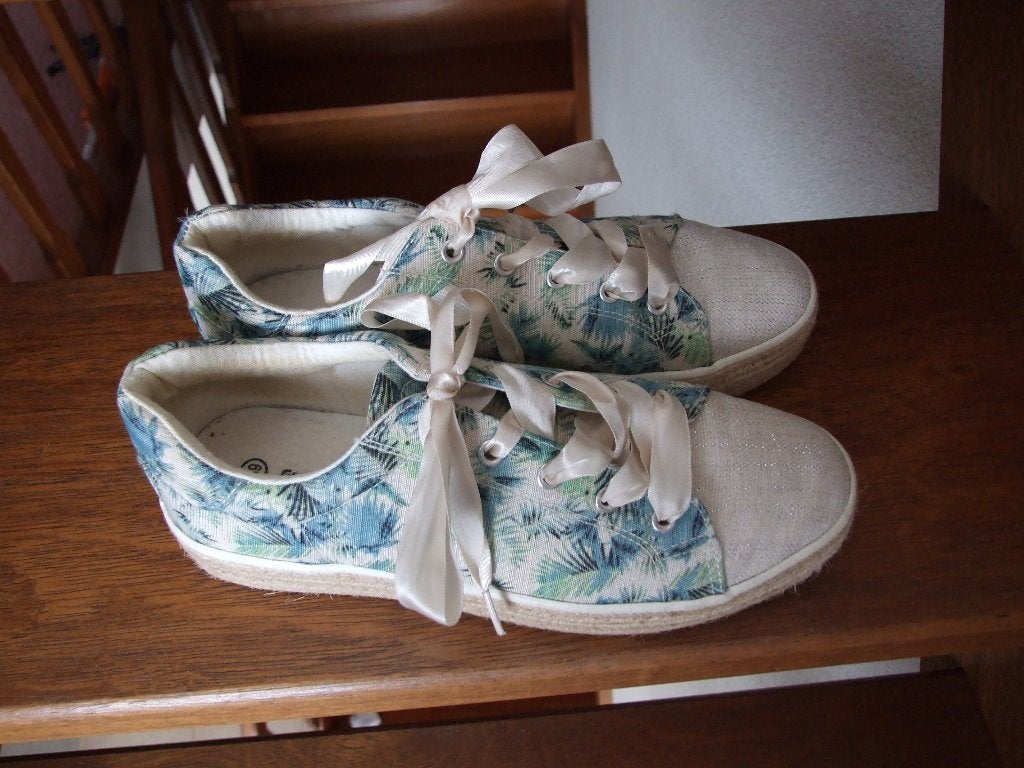 Graceland zgan gympen met bladermotief en satijnen veters 39, Overige kleuren, Ophalen of Verzenden, Graceland, Sneakers of Gympen