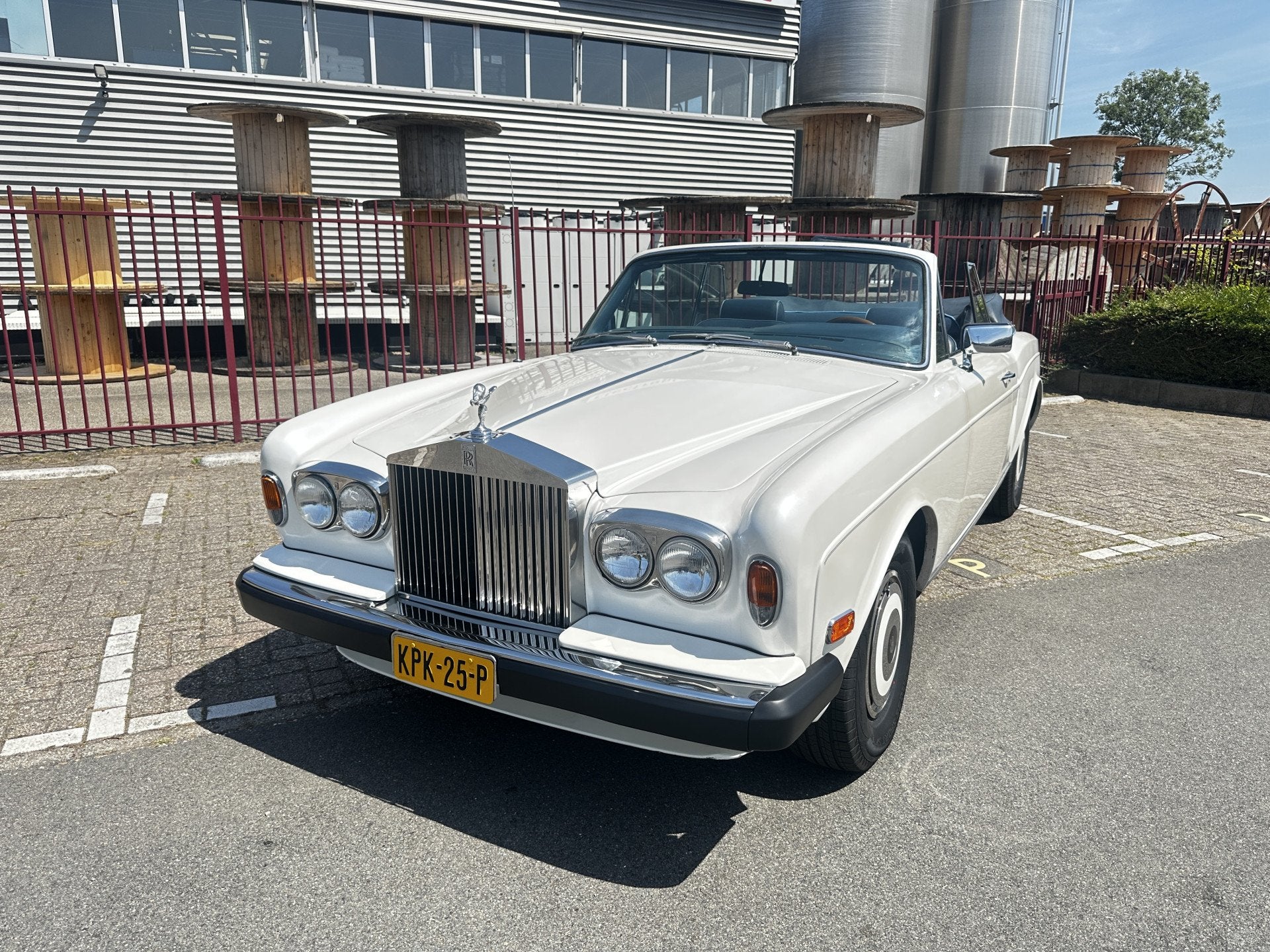 Rolls-Royce Corniche 6.8 Convertible (bj 1982, automaat), Automaat, Achterwielaandrijving, Cabriolet, Wit