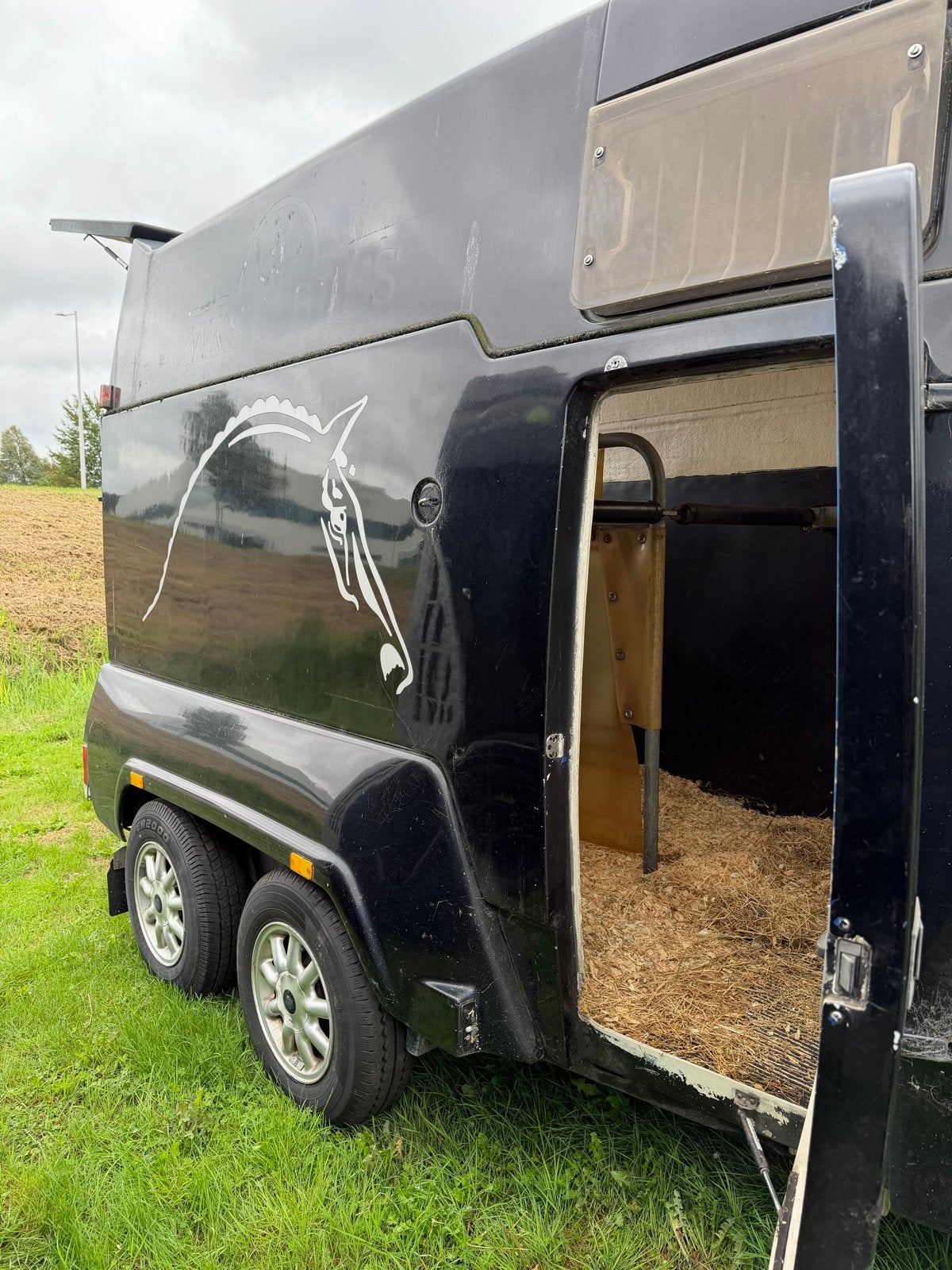 Mooie 2 paards camp-let trailer, Ophalen of Verzenden, Gebruikt, Polyester, 2-paards trailer