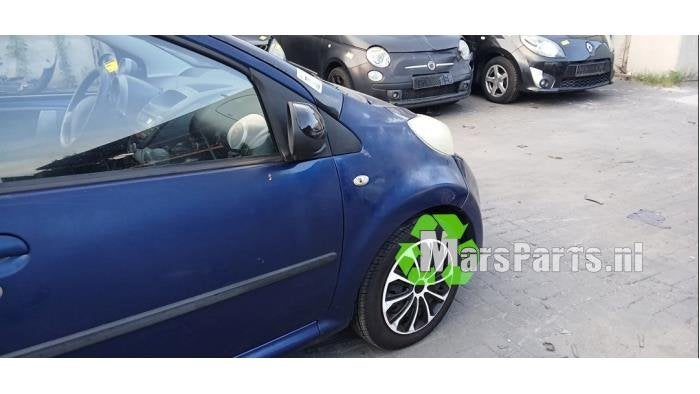Scherm rechts-voor van een Peugeot 107 (KNR), Auto-onderdelen, Gebruikt, -, -, Ophalen of Verzenden