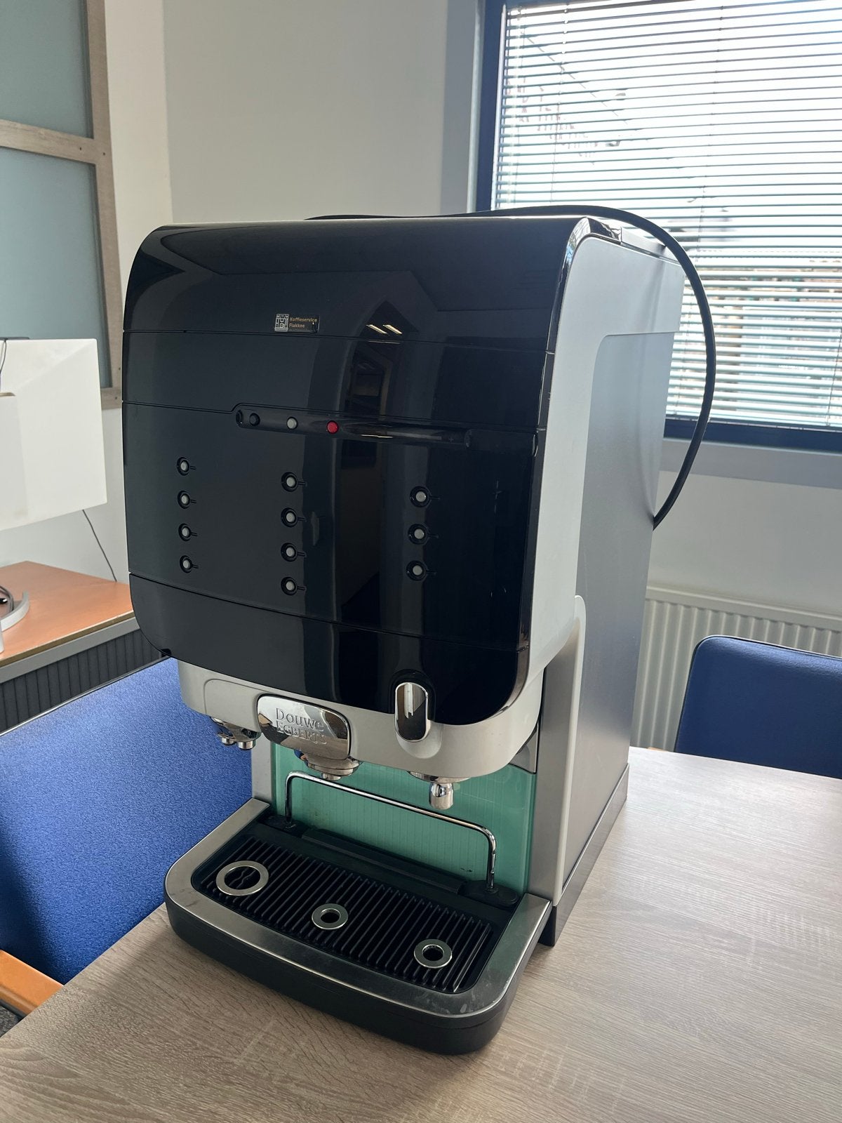 2x Douwe Egberts Koffiemachine -Gebruikt. Ophalen in Giessen, Ophalen, Gebruikt, Overige typen, 10 kopjes of meer