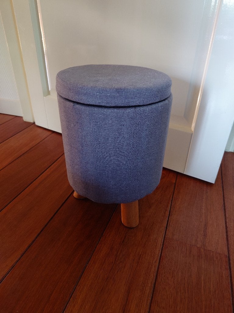 Leuk poefje --- lichtgrijs, Huis en Inrichting, Ophalen, Minder dan 50 cm, Rond, Minder dan 50 cm