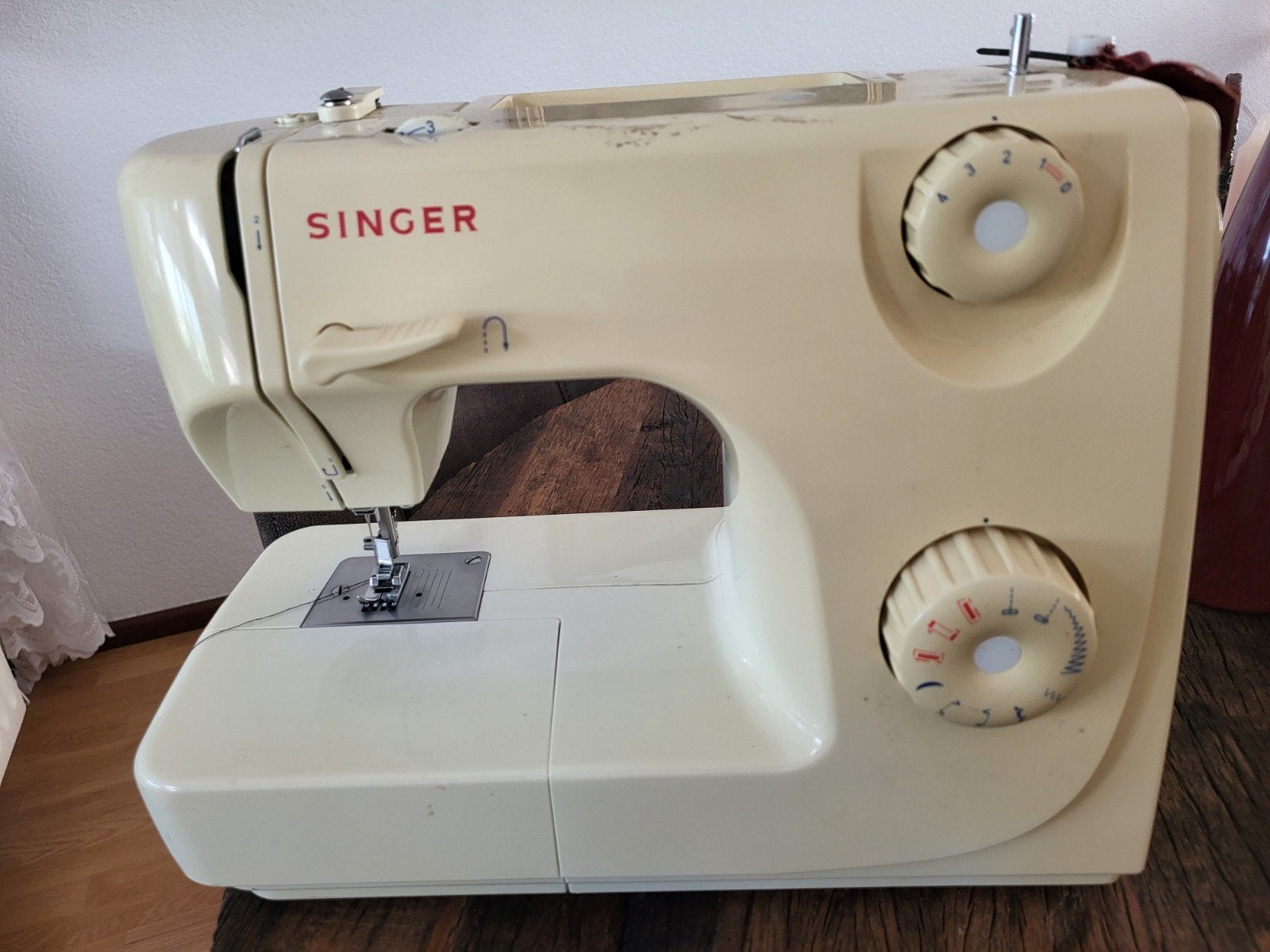 Singer Naaimachine - Gebruikt maar functioneel, Hobby en Vrije tijd, Ophalen, Gebruikt, Naaimachine, Singer