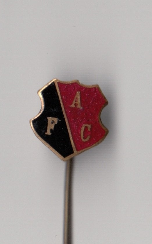 Voetbal AFC Amsterdam emaille speldje, Gebruikt, Niet vindbaar, Niet vindbaar, Speldje of Pin