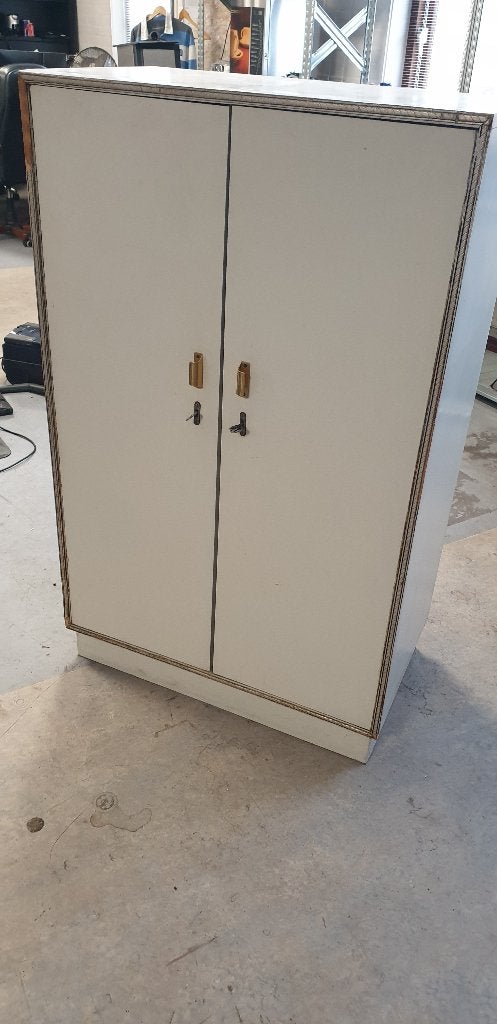 Handgemaakte kast van hout voor beddengoed etc, Ophalen