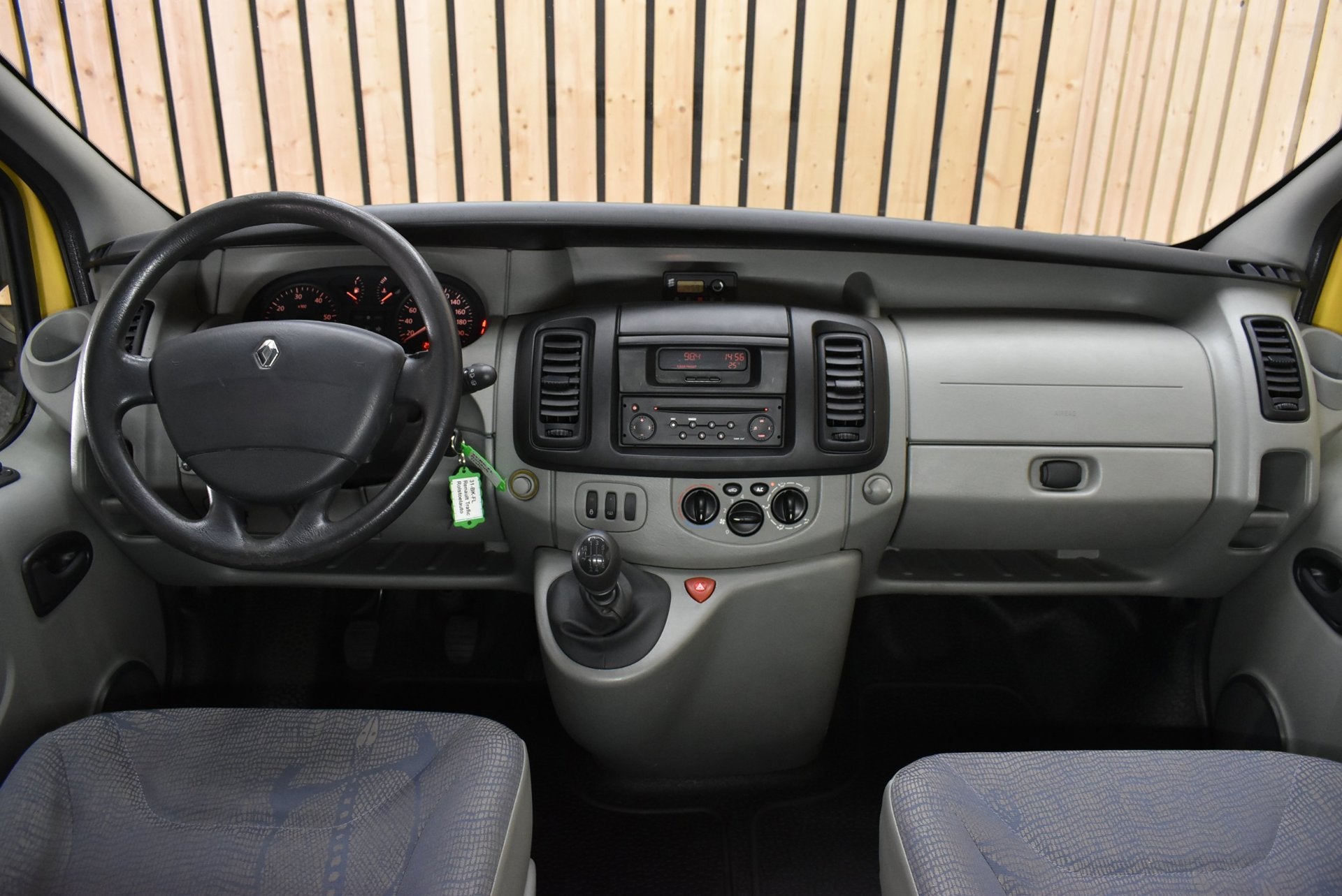 Renault Trafic 1.9 dCi L1H1 Rolstoel Bus 1e eig. Airco Trekh, Gebruikt, Startonderbreker, 4 cilinders, Renault