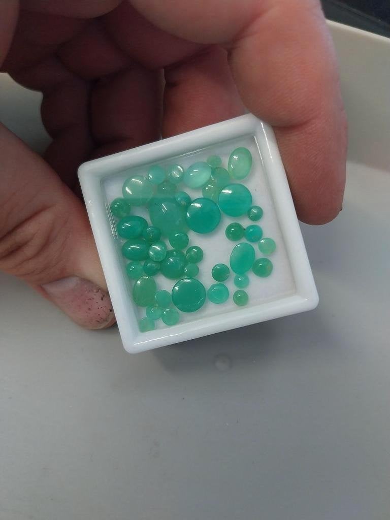 Lot van kleine natuurlijke chrysoopraas cabochons, Ophalen of Verzenden