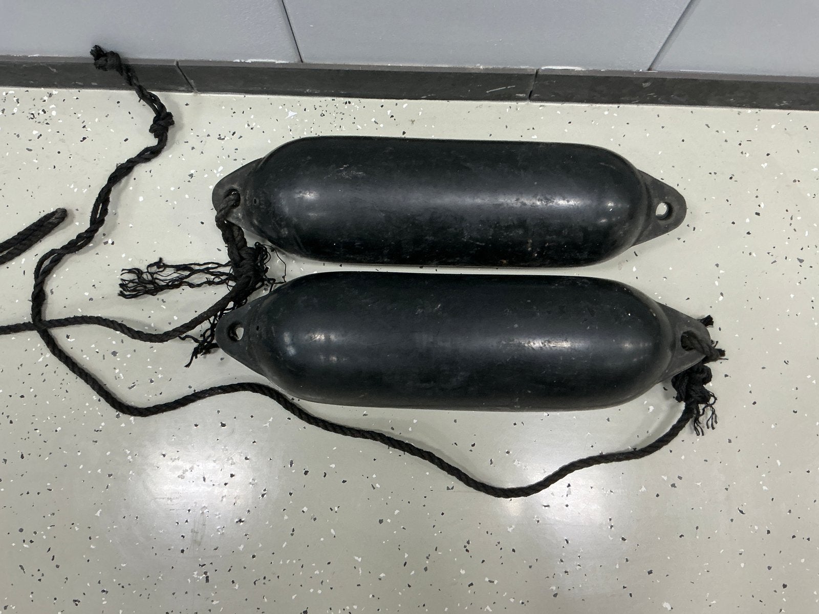 Boot Stootwillen (2x) - Fenders Zwart Rubber - incl. Touw, Watersport en Boten, Ophalen of Verzenden, Gebruikt, Overige typen