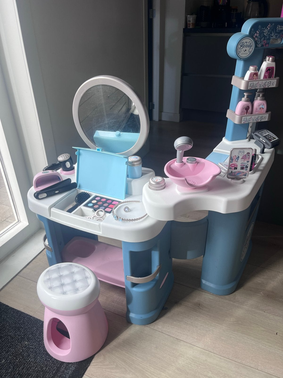Smoby Beauty Center Speelset met Krukje en Accessoires, Ophalen, Zo goed als nieuw, Knutselen