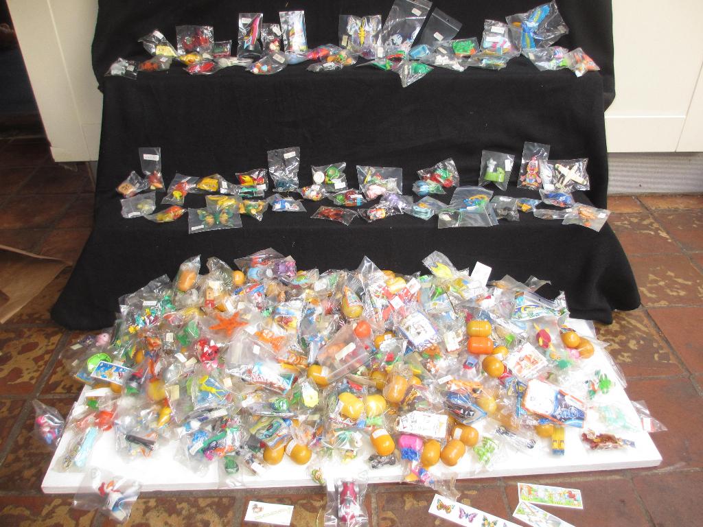 kinder surprise verzameling 454 x figuren met veel jaren 90, Verzamelen, Ophalen of Verzenden, Gebruikt, K-nummers