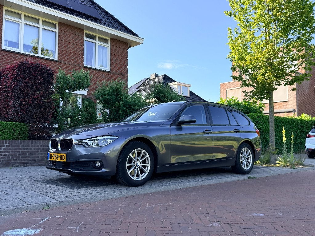 BMW 3-Serie 320d 190pk Automaat 2016 Grijs, Auto's, BMW, Automaat, 745 kg, Zwart, 1505 kg