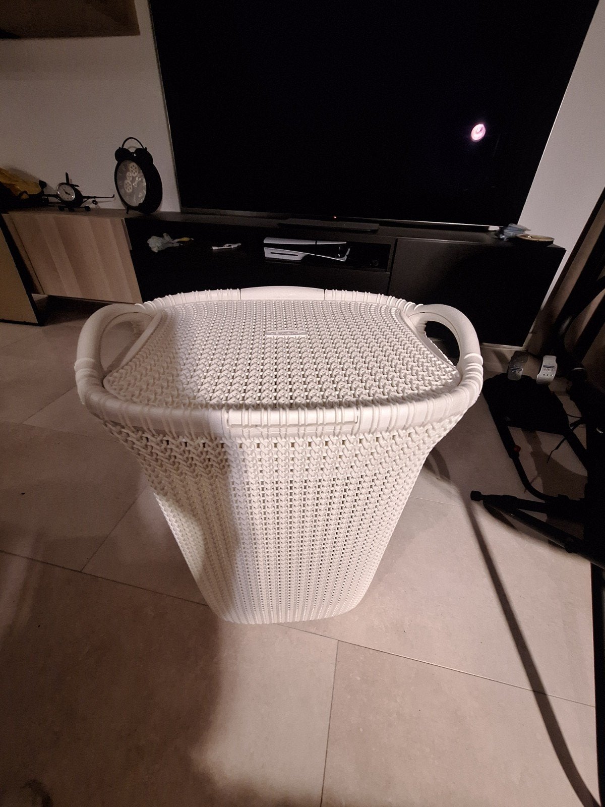 Witte wasmand met deksel - zo goed als nieuw, Kunststof, Ophalen of Verzenden, Zo goed als nieuw, Modern
