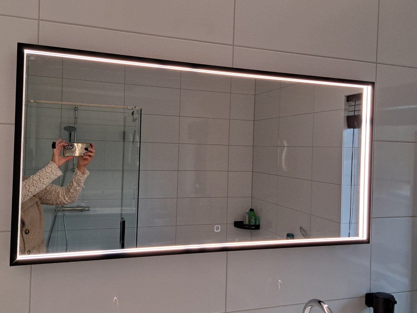 Saniselect Spiegel 120 cm LED verlichting &Verwarming zwart, Huis en Inrichting, Ophalen, 100 tot 150 cm, Overige typen, Zo goed als nieuw