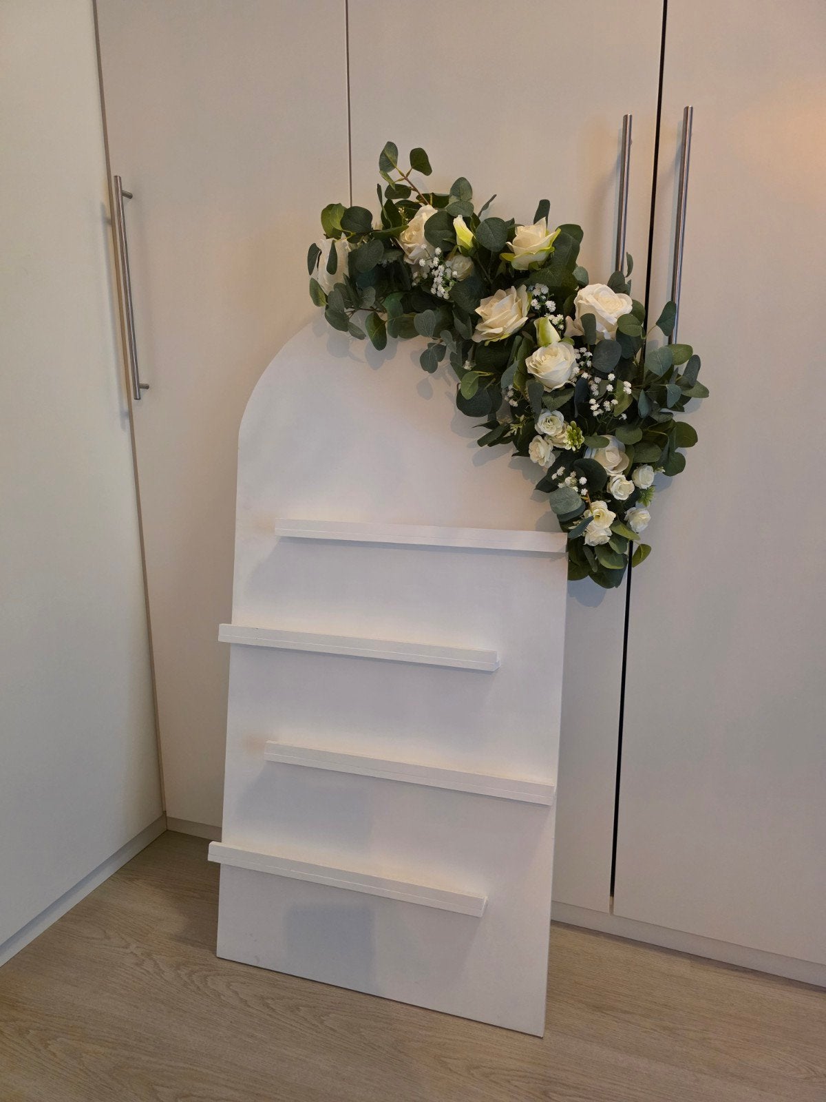 Bruiloft standaard decoratie kunstbloemen, Ophalen, Zo goed als nieuw
