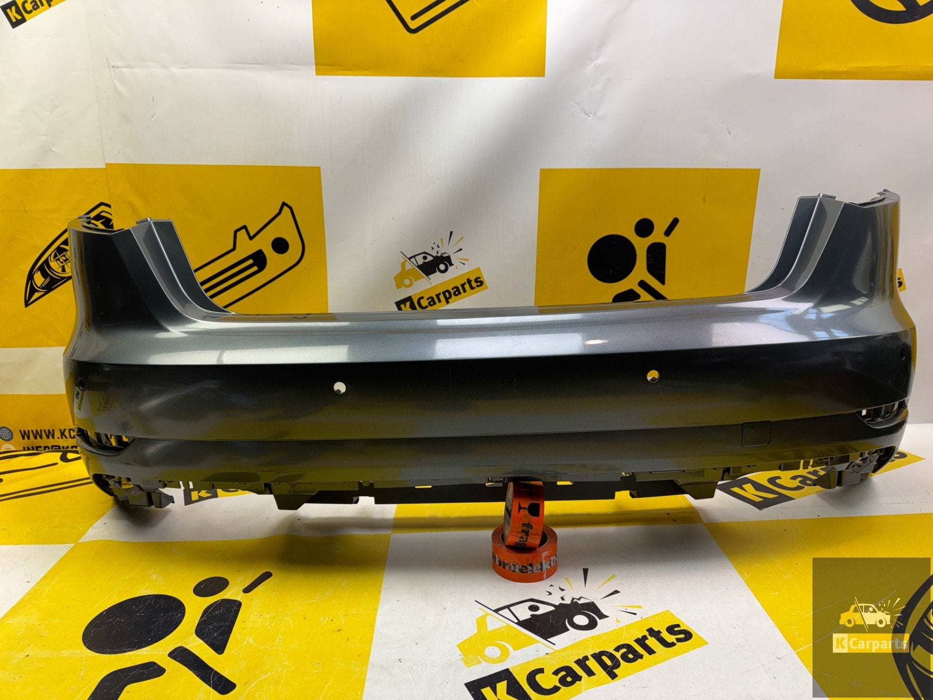 Achterbumper Audi A3 8V RS3 Origineel 8v4807511L Sportback, Gebruikt, AUDI AG, Auto-Union-Strasse 1
85045  Ingolstadt, DE, Bumper