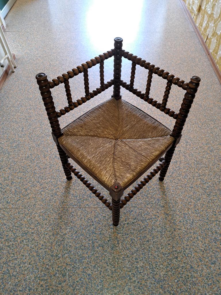 Vintage bobbin hoekstoel, Antiek en Kunst, Antiek | Meubels | Stoelen en Banken, Ophalen