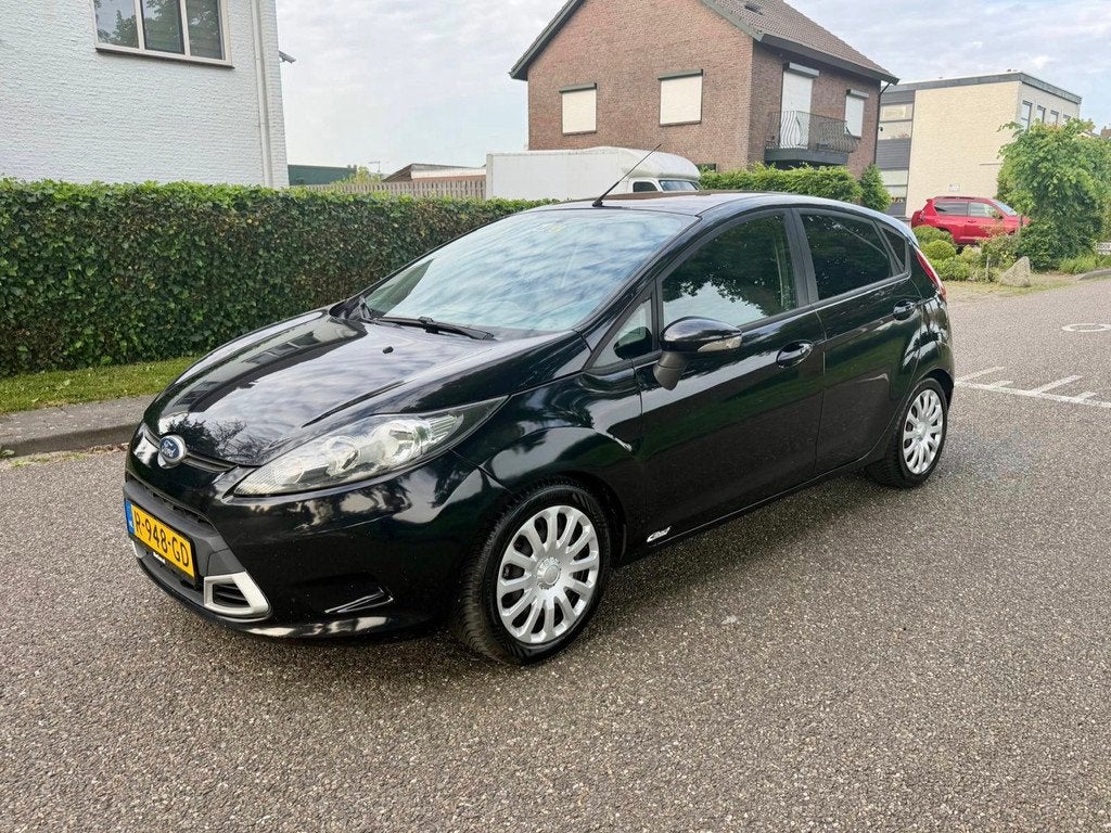 Ford Fiesta 1.25 Ghia - Nieuwe APK, Voorwielaandrijving, Euro 5, 1242 cc, 82 pk