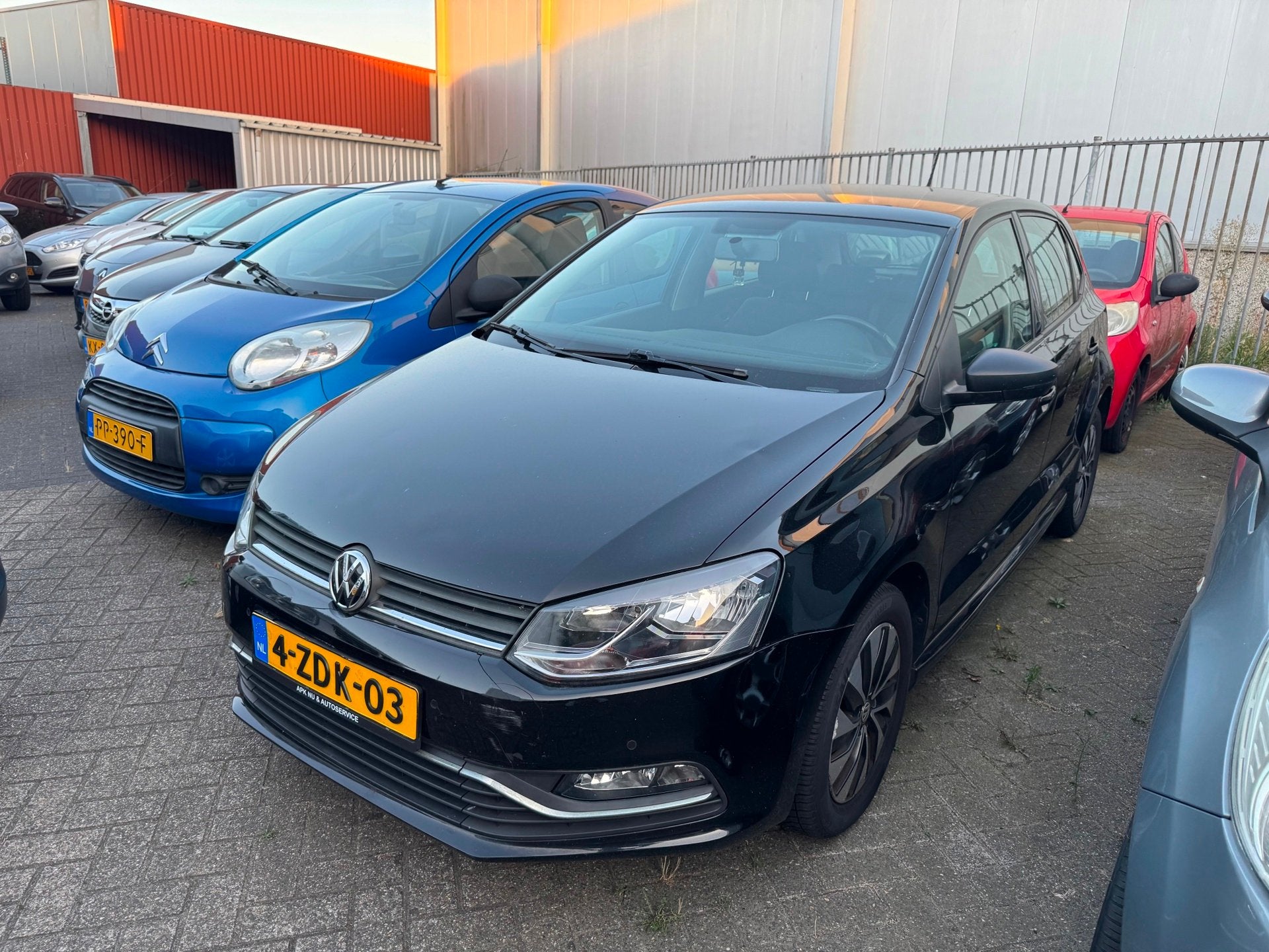 Volkswagen Polo 1.4 TDI BlueMotion Airco Navigatie, Auto's, Volkswagen, Gebruikt, Euro 6, 580 kg, Zwart
