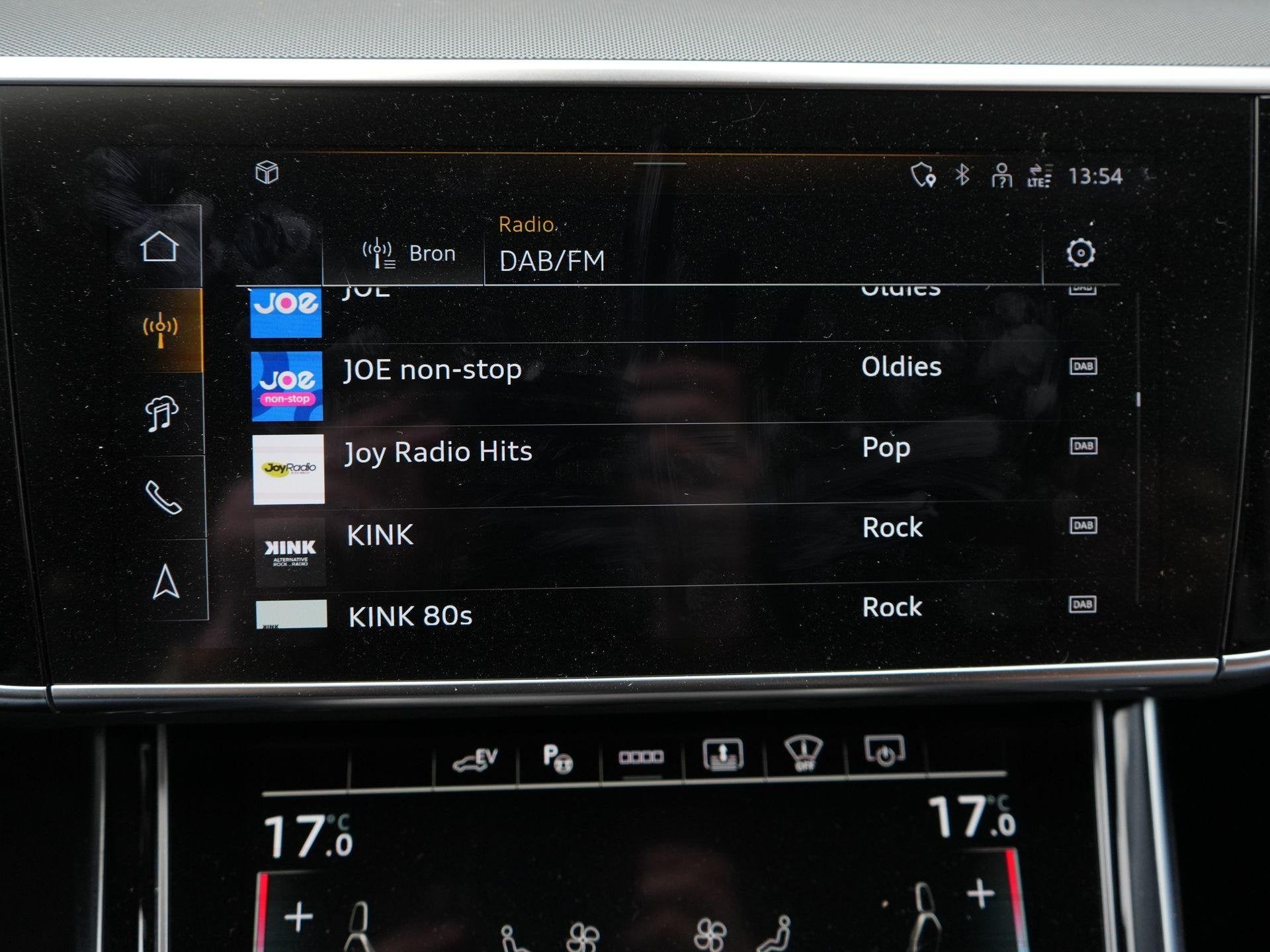 Foto 12 van Audi A8 S-Line 60 TFSI e 462 PK QUATTRO | Vierwielbesturing