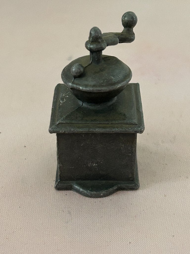 Vintage miniatuur koffiemolen van metaal verzamelobject, Ophalen of Verzenden