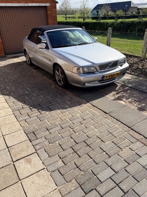 Volvo C70 2.3 T-5 Cabrio AUT 2003 Grijs, Auto's, Volvo, C70, Zwart, Cabriolet, 4 stoelen
