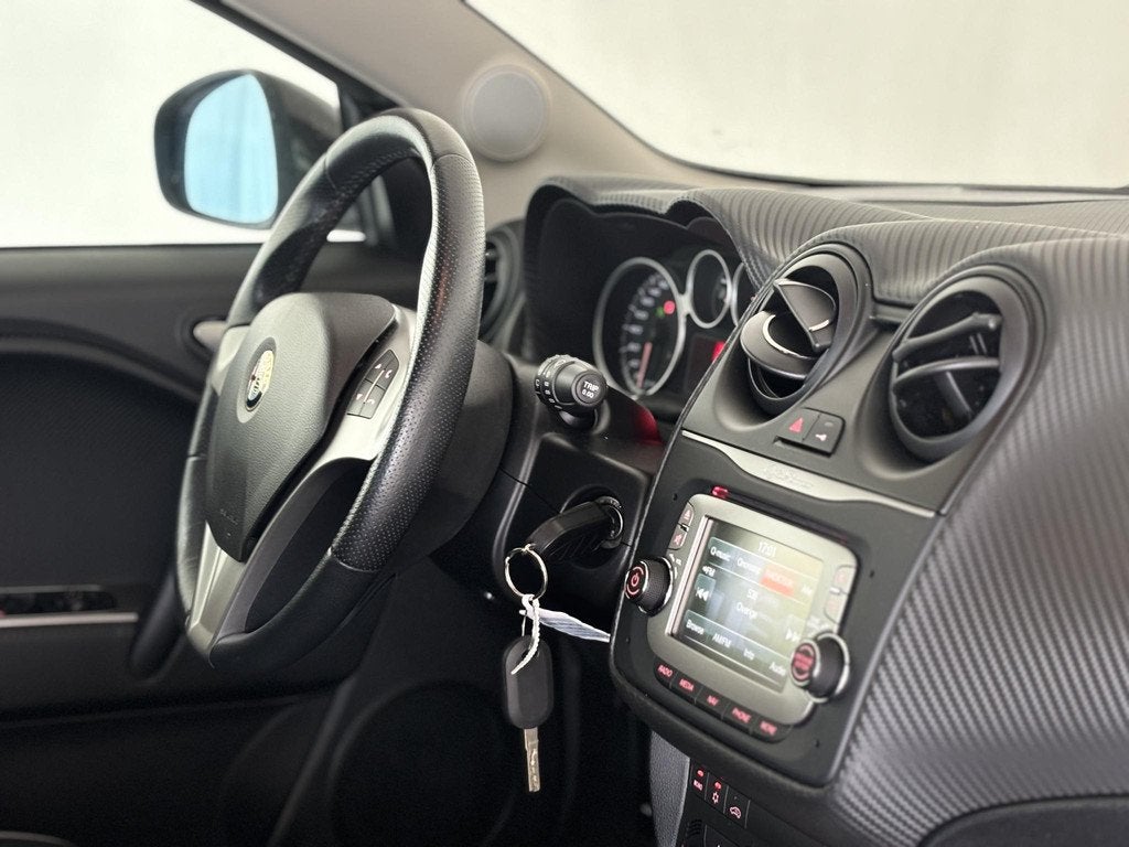 Alfa Romeo MiTo 0.9 TwinAir Esclusivo | Navigatie | Leder |, Voorwielaandrijving, 101 pk, Gebruikt, Euro 6