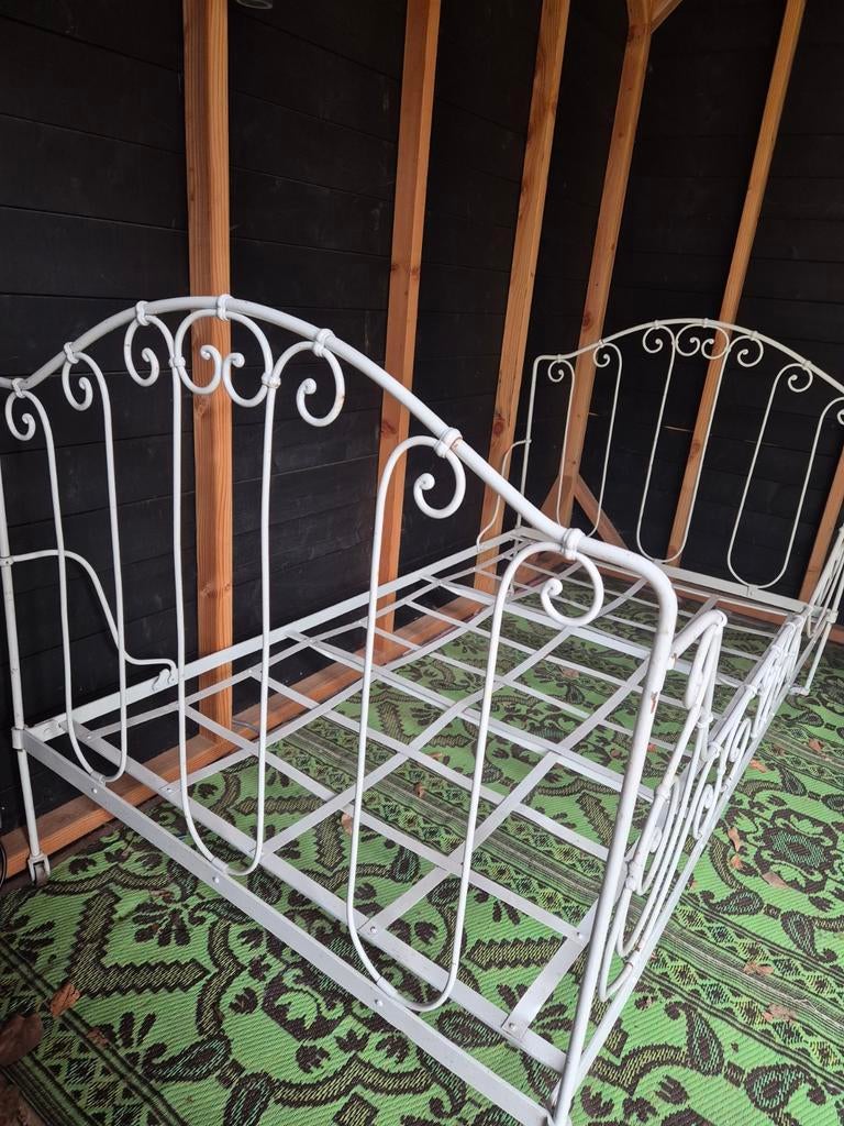 Frans (brocante) smeedijzeren antiek bed, wit gespoten, Ophalen, Gebruikt, Eenpersoons, Wit