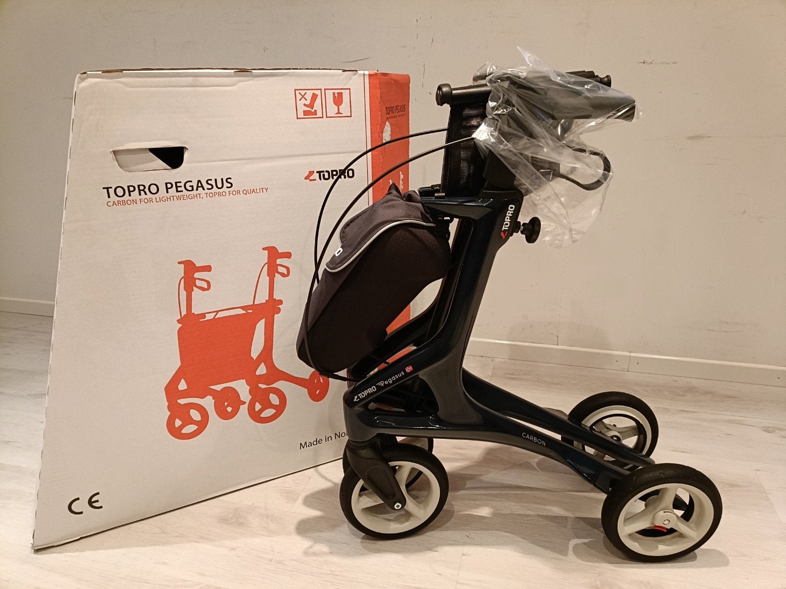 Topro Pegasus Carbon rollator prijs €429,- incl Garantie!, Diversen, Rollators, -, -, Ophalen of Verzenden, Zo goed als nieuw