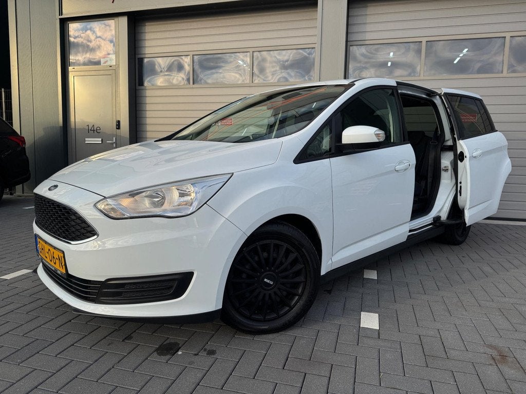 Ford GRAND C-MAX 1.0 Ambiente | CarPlay | Camera | Airco |, Auto's, Ford, Voorwielaandrijving, 745 kg, Gebruikt, Euro 6