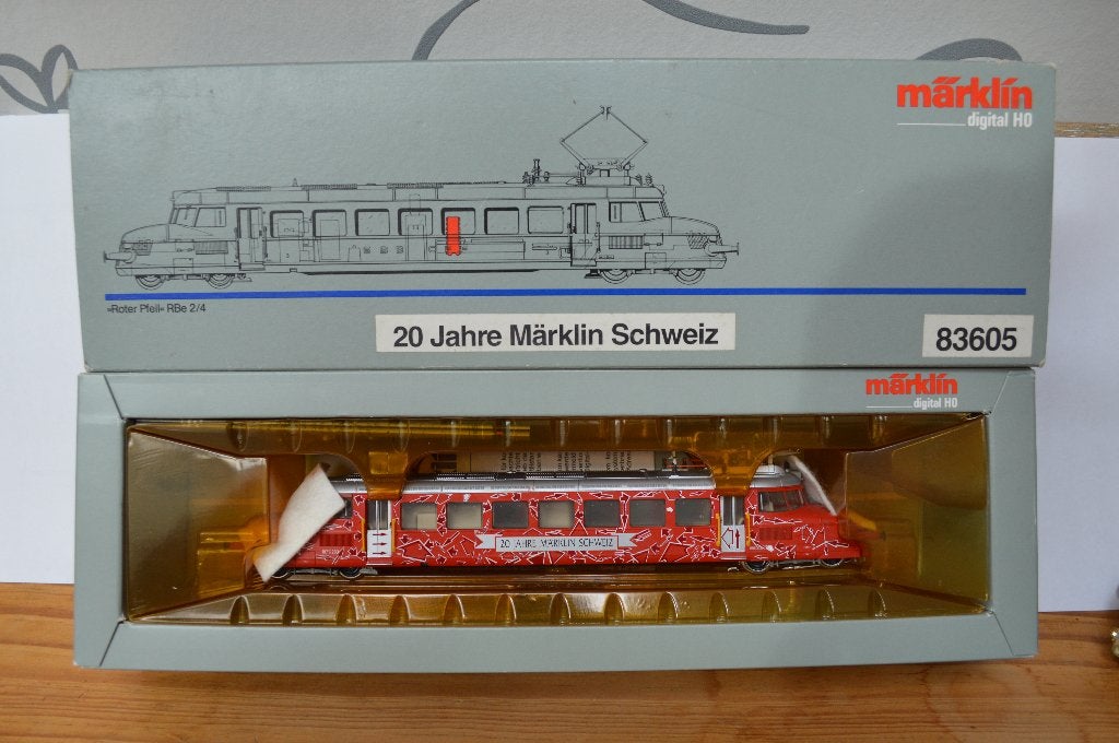 Märklin 83605 : ZELDEN  Rode Pijl in originele doos, Wisselstroom, Gebruikt, Locomotief, Analoog