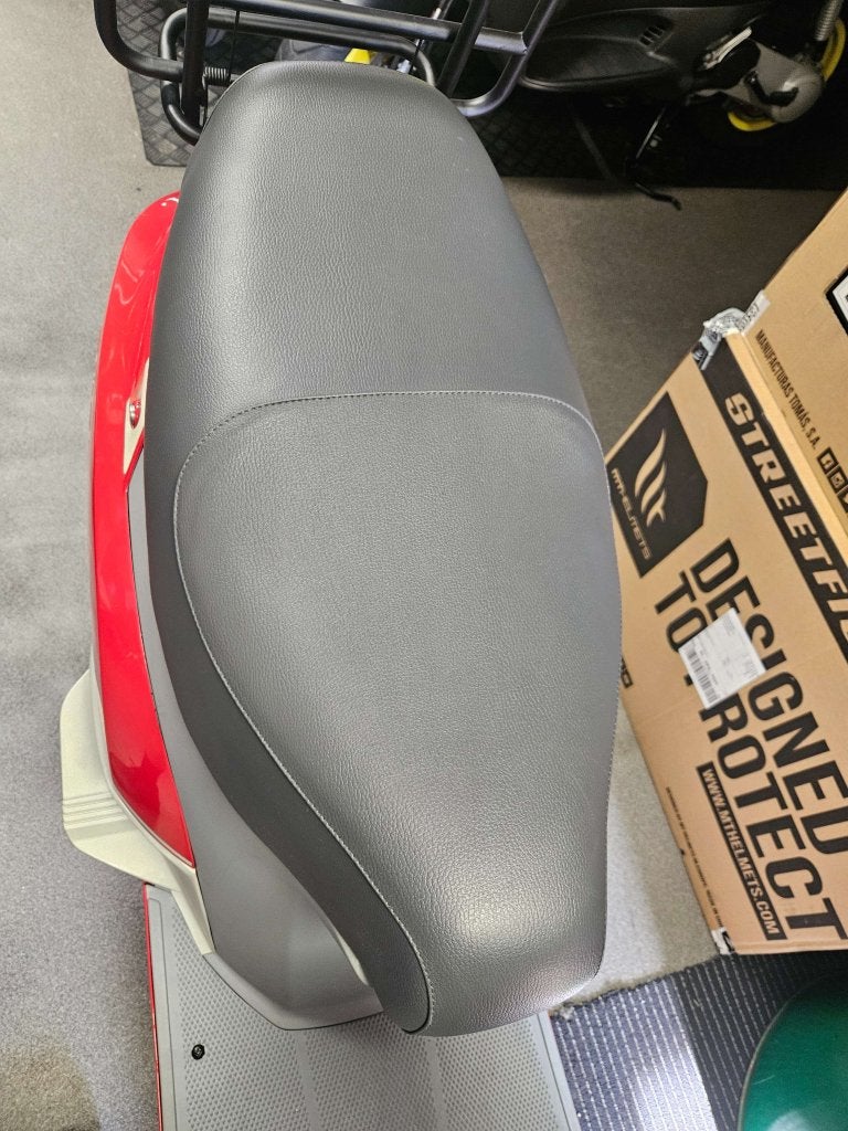 Zadel  Piaggio |  Sfera NSL | Quartz| Skipper  NIEUW NOS, Niet ingevuld, Piaggio, Niet ingevuld, Nieuw
