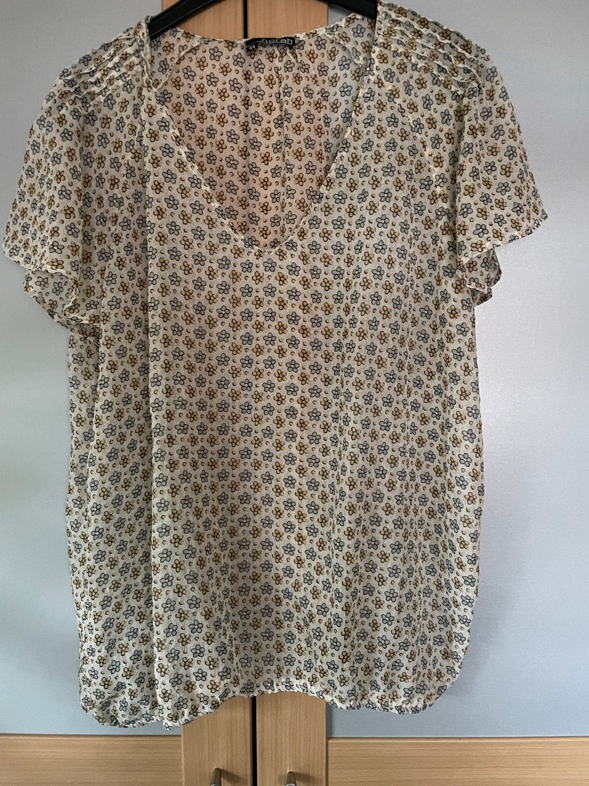 Norah shirtje maat 44 met bloemenprint, Ophalen of Verzenden, Maat 42/44 (L), Meerkleurig, Korte mouw