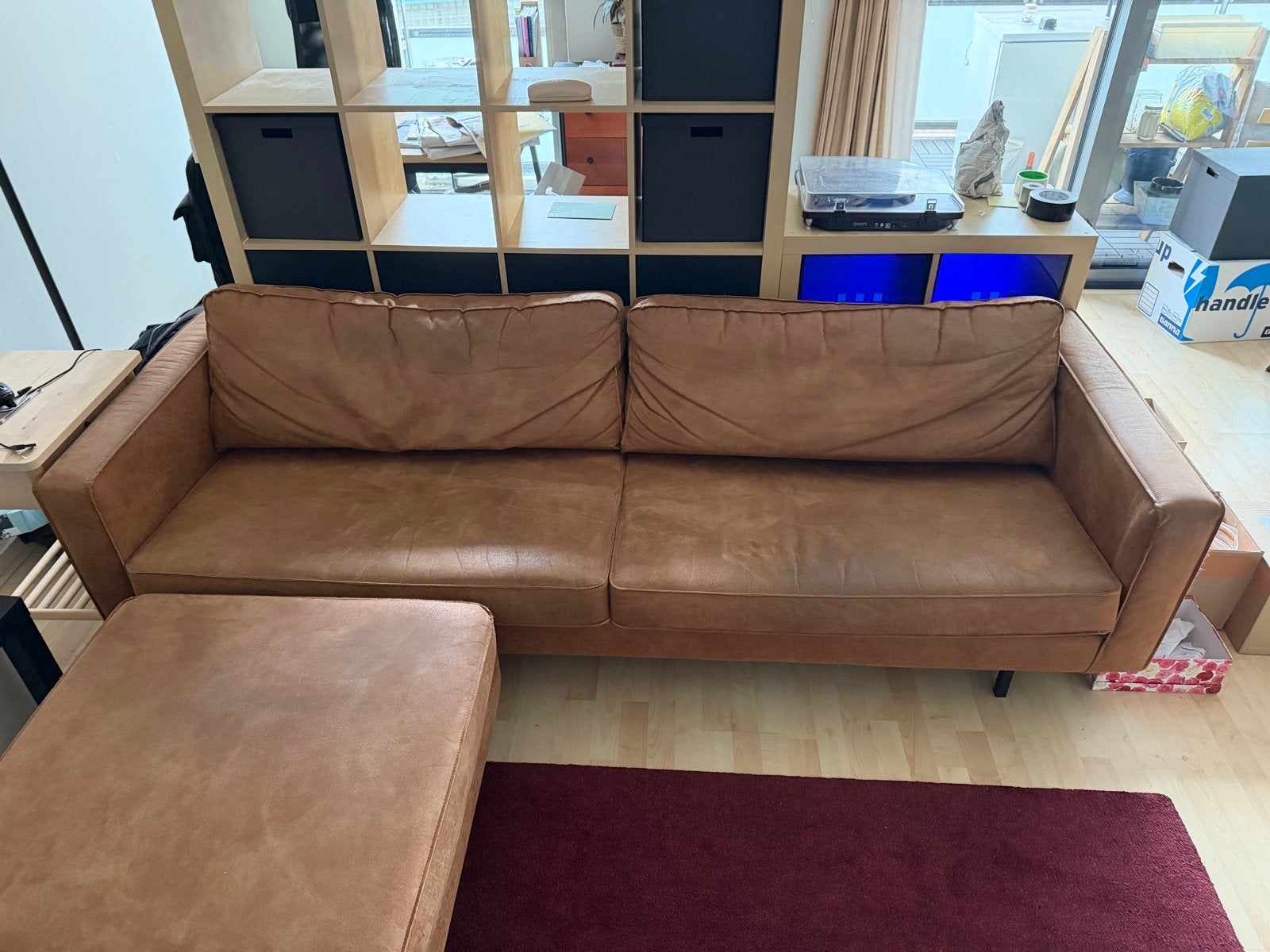 WOOOD Rodeo Classic 2,5-zits bank + hocker – ecoleer cognac, Huis en Inrichting, Ophalen, Gebruikt, Driepersoons, Rechte bank