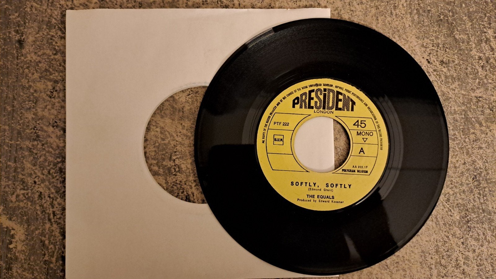 The equals  - softly softly, Ophalen of Verzenden, Gebruikt, 7 inch, Pop