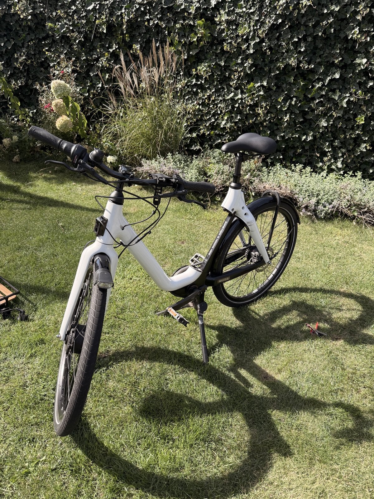 Stella Muto Hybride E-bike Wit - 360W, 50-70km actieradius, Zo goed als nieuw, 51 tot 55 cm, 50 km per accu of meer, Ophalen