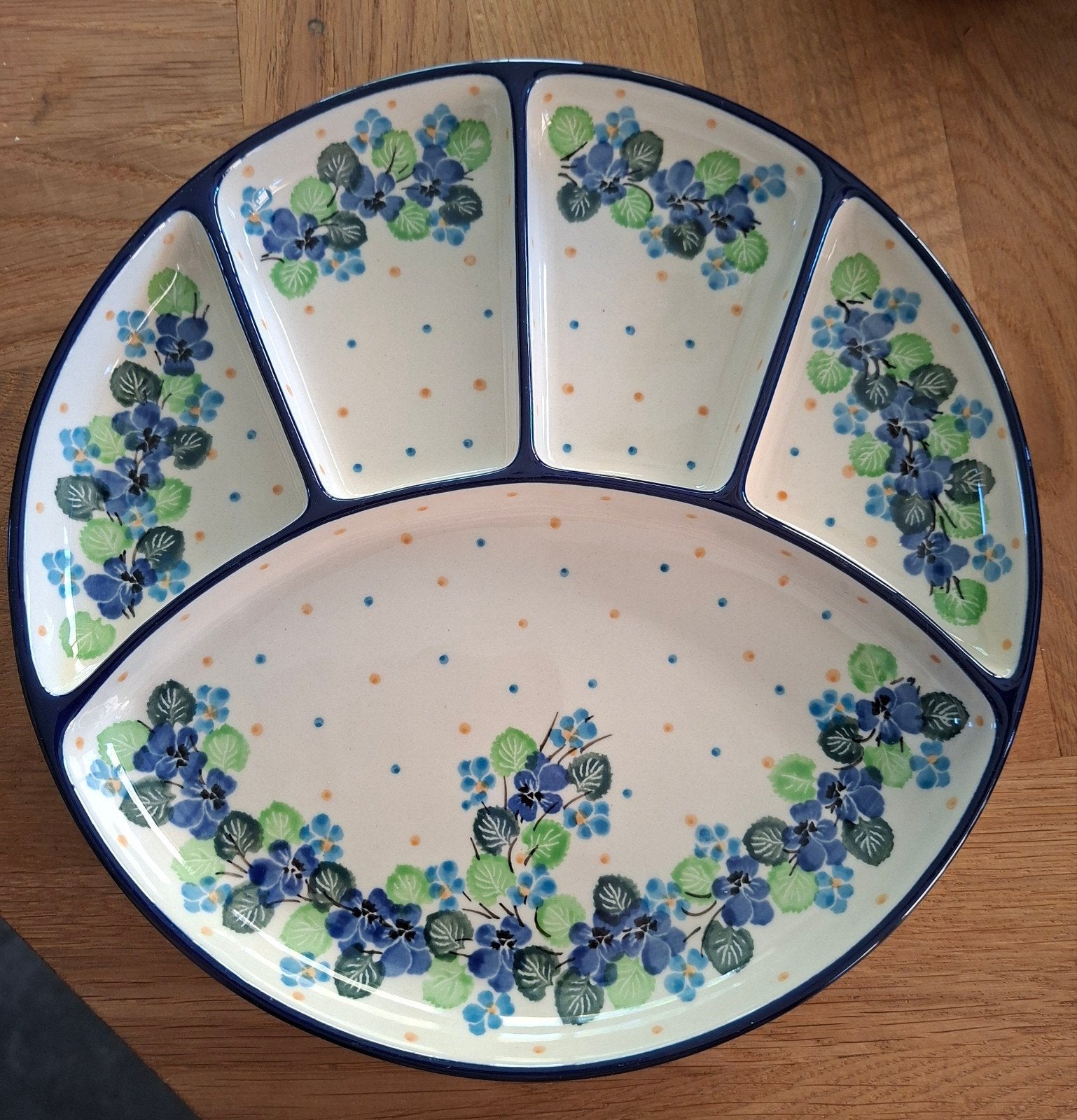 Bunzlau groot 5 vaks bord. 26,5 cm, ., Keramiek, Ophalen of Verzenden, Zo goed als nieuw