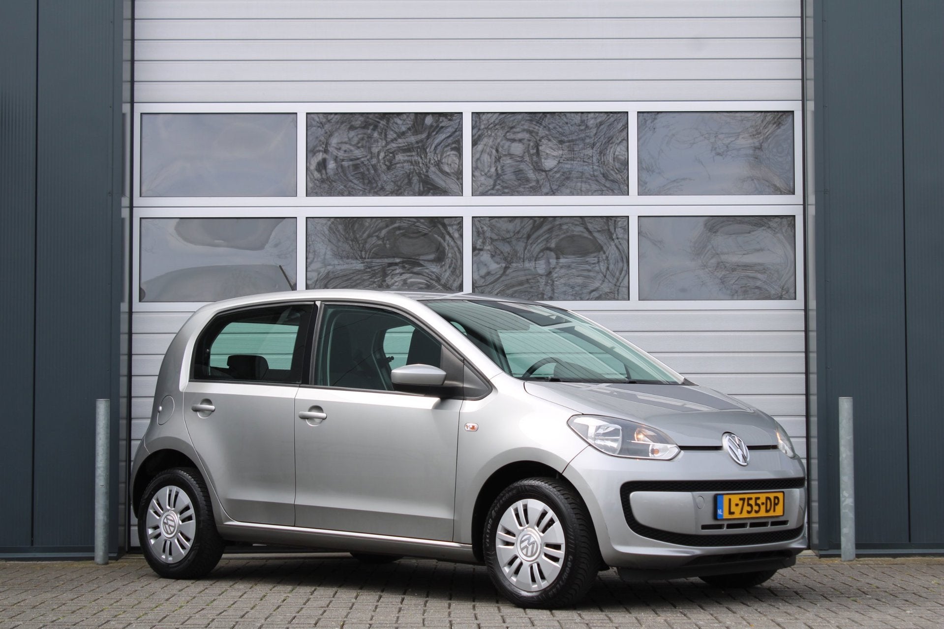 Volkswagen Up! 1.0 move up! BlueMotion 5-Deurs Airco/Elek.Ra, Auto's, Volkswagen, Voorwielaandrijving, Euro 5, Stof, Gebruikt
