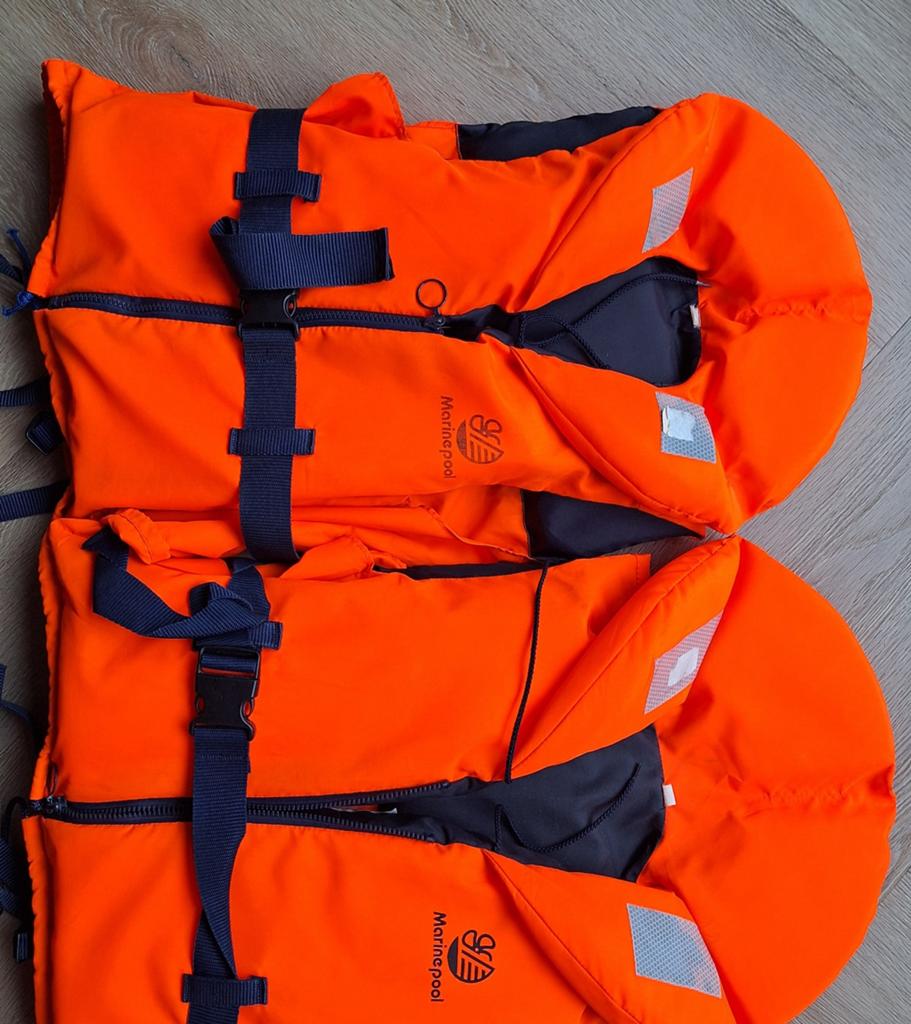 2 Reddingsvesten Marinepool 40-60 /30-40 kg, Watersport en Boten, Ophalen, Gebruikt, Overige typen