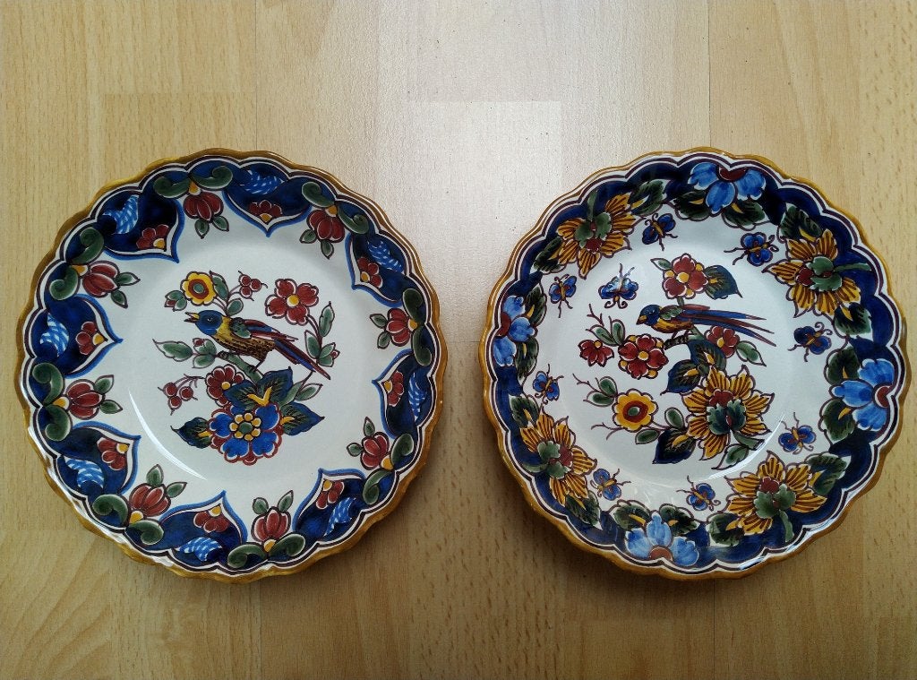 2 mooie Makkum aardewerk bordjes, Ophalen of Verzenden, Zo goed als nieuw, Wandbord of Wandpaneel
