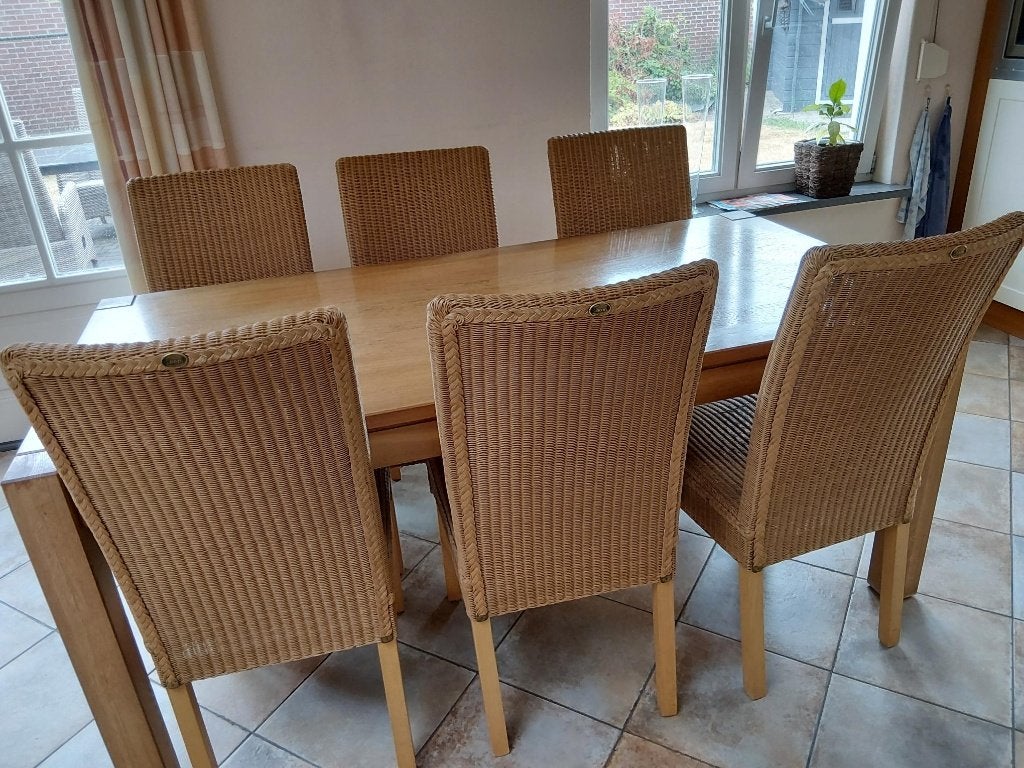 Eiken tafel met 6 rieten stoelen merk Loom, Ophalen, Gebruikt, Landelijk, 6 tot 8 stoelen