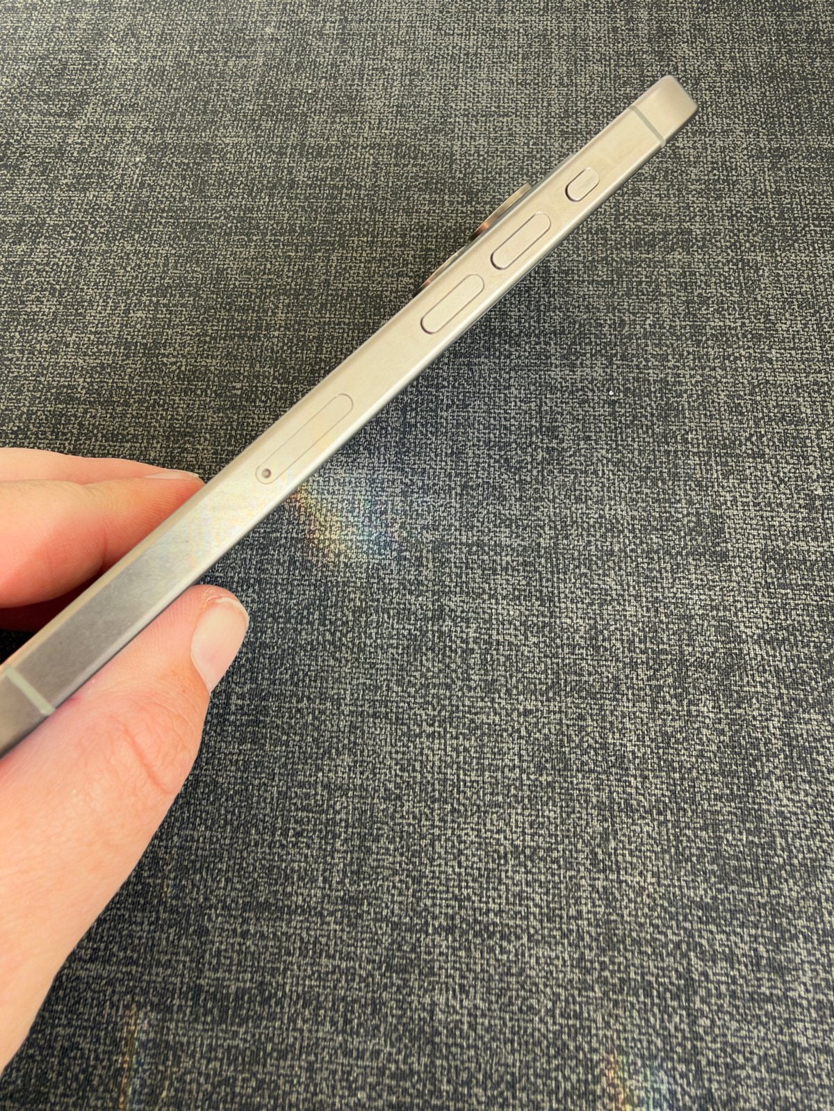 Foto 15 van Apple iPhone 15 Pro 128GB Natural Titanium - Zeer goed