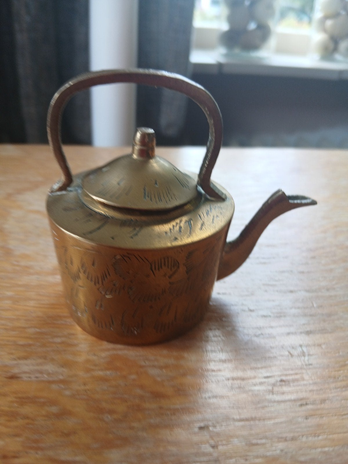 messing theepot/ wierookbrander gegraveerde patronen vintage, Antiek en Kunst, Antiek | Koper en Brons, Ophalen of Verzenden