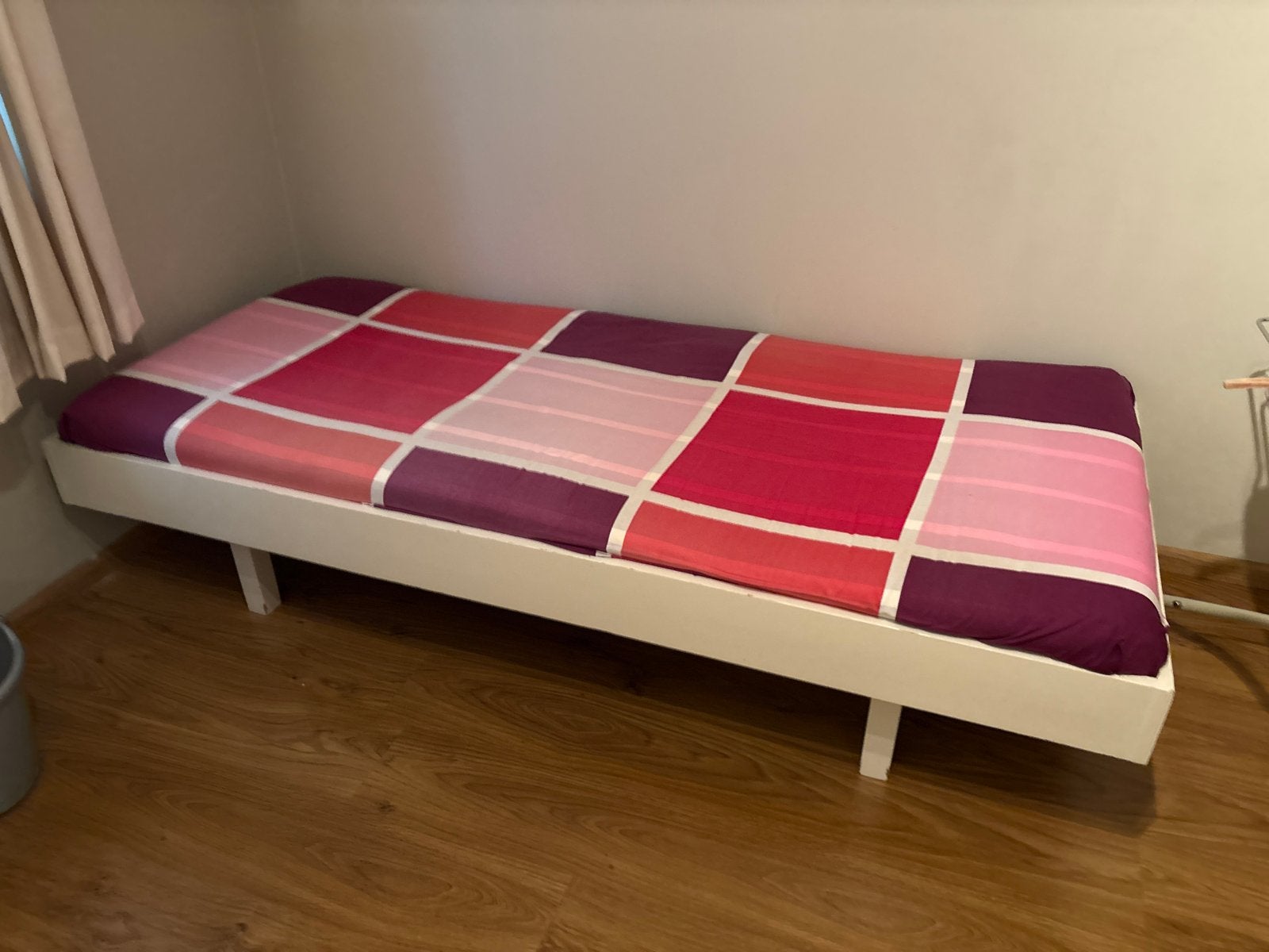 Eenpersoonsbed - Wit houten frame, Ophalen, Gebruikt, 90 cm, Eenpersoons