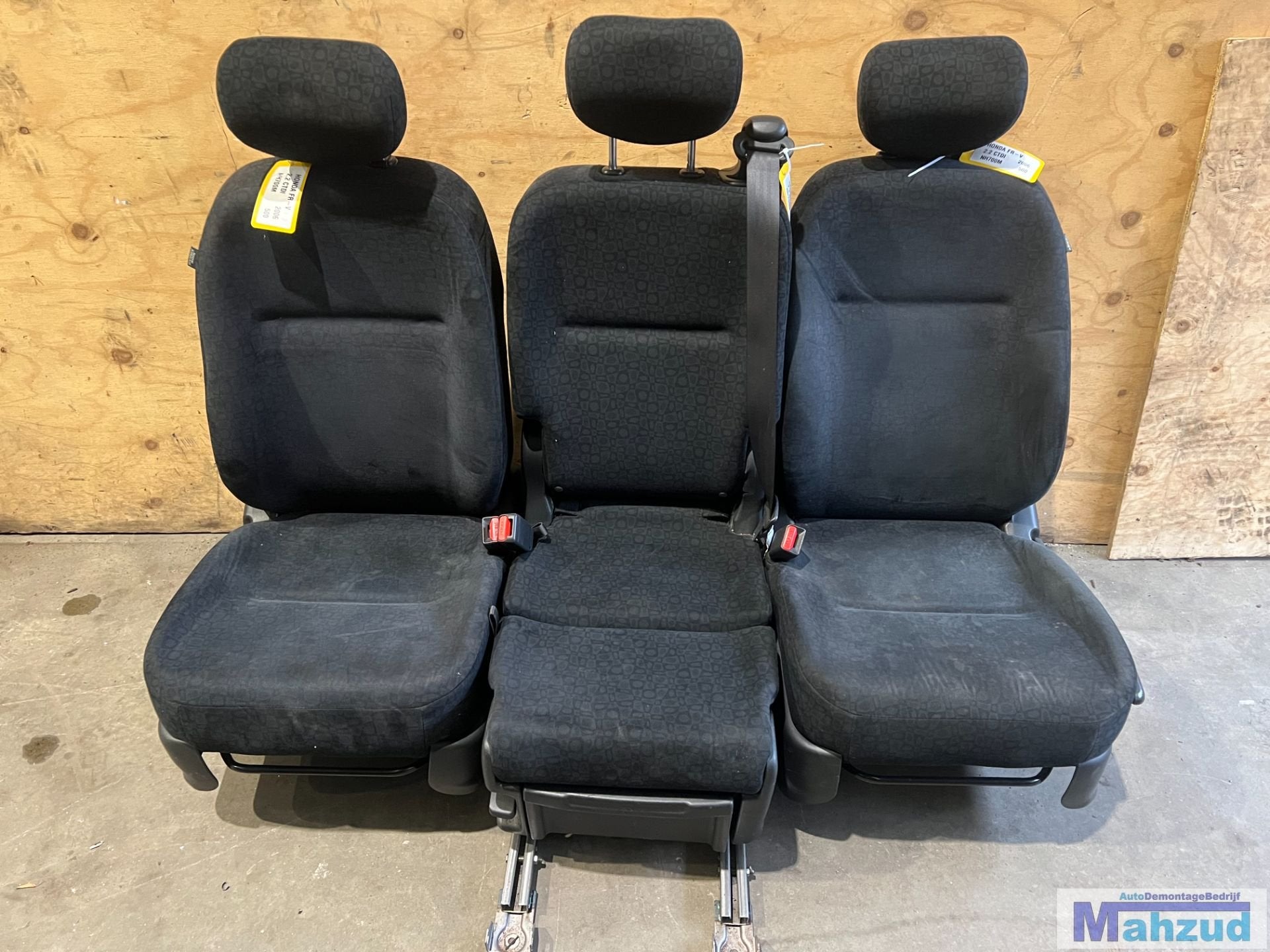 HONDA FR-V zwart interieur stoel achterbank 2004-2010, Gebruikt, Info@honda.co.jp, Ophalen of Verzenden, Minami-Aoyama 2-chome 1-1
107-8556  Tokyo